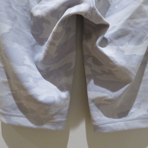 LULULEMON Wunder Under Short 10" Ribbed Incognito Camo Jacquard Alpine White 4 - Picture 11 of 13